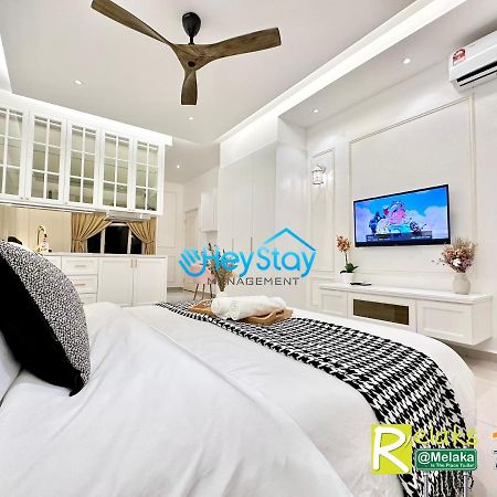 Novo 8 Residence Bachang By Heystay Management Kampong Tambak Kültér fotó